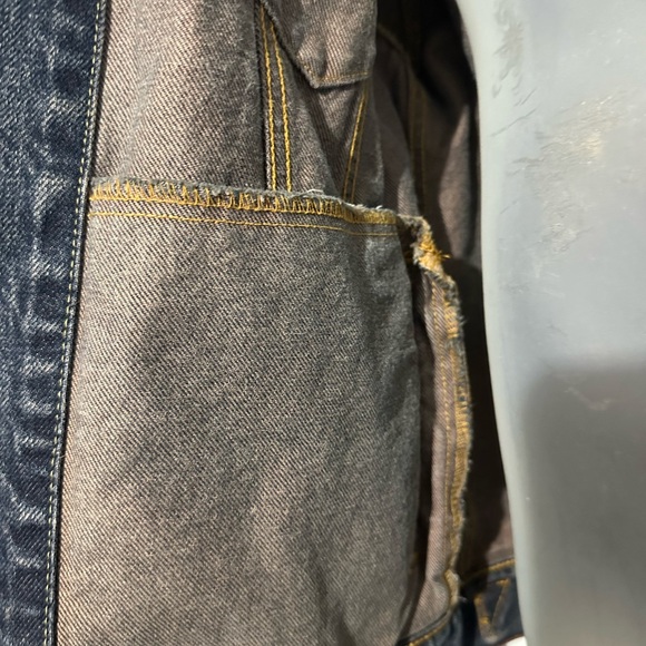 Levi’s Men’s XL Denim Trucker Jacket | Dark Wash | Classic Jean Jacket - Picture 4 of 5